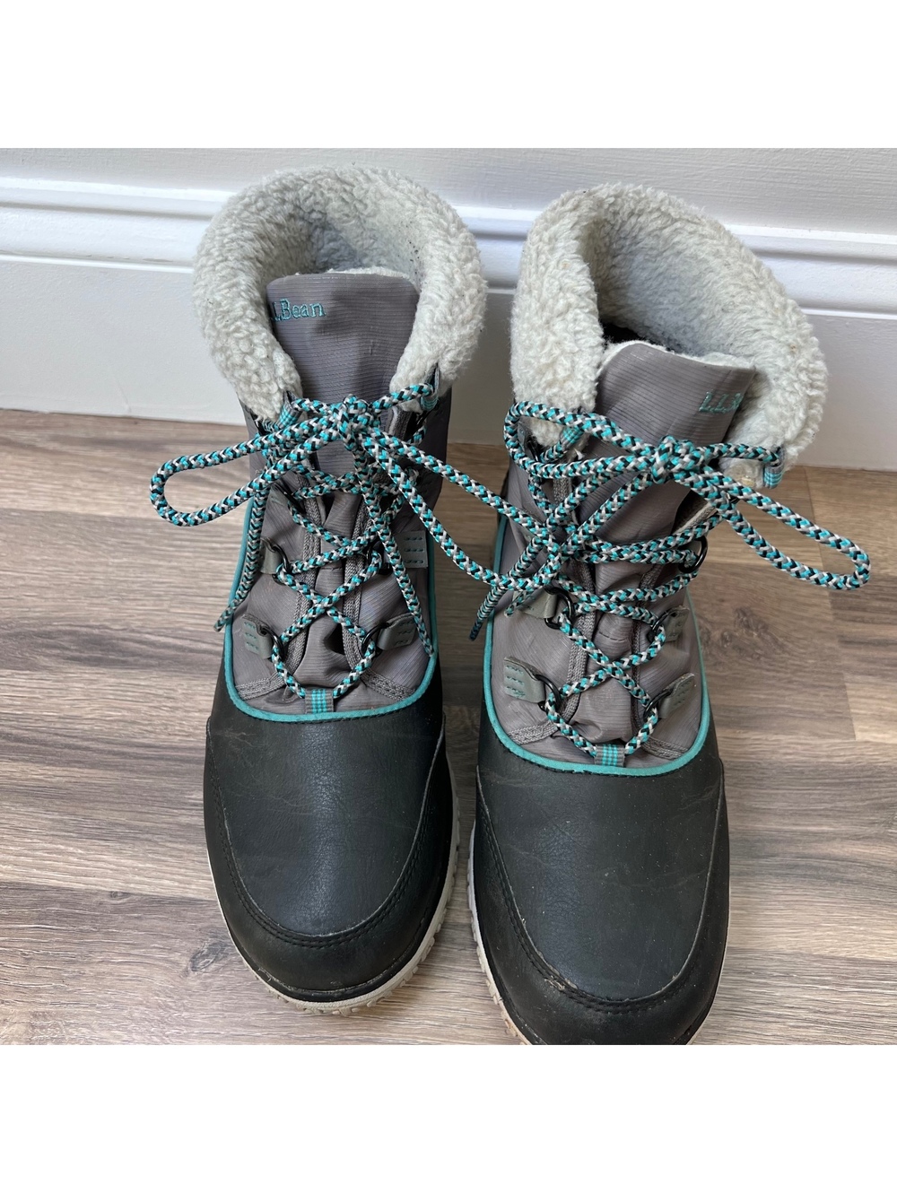 L.L.Bean Women's Winter Boots with Sherpa Lining Size 8